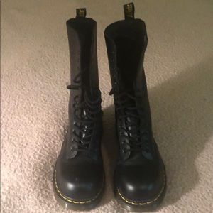 Men’s Dr Martens black